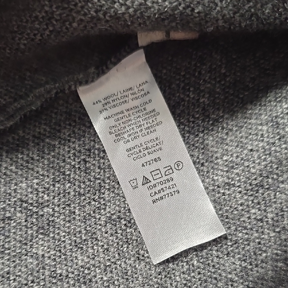 Ann Taylor Wool-Blend Gray and Black Crew Neck Sweater w/ Geometric Pattern - Picture 4 of 8